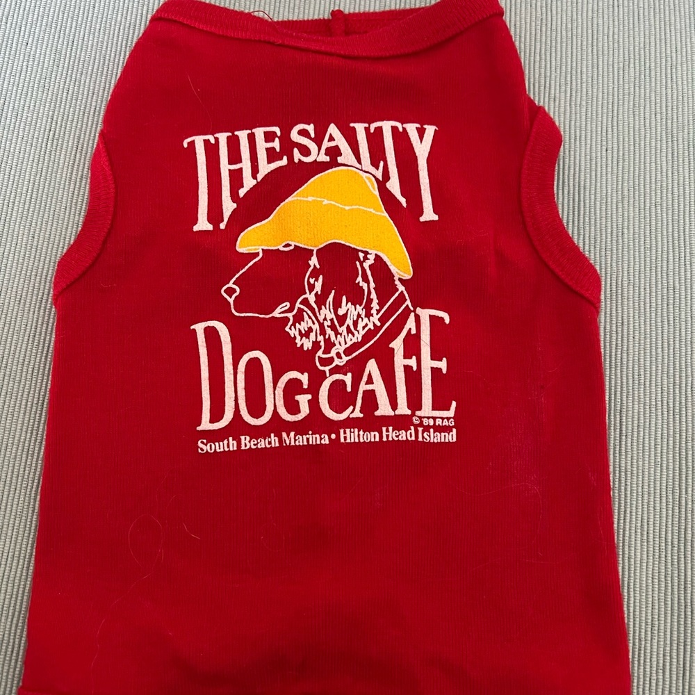 The Salty Dog Cafe dog shirt size small